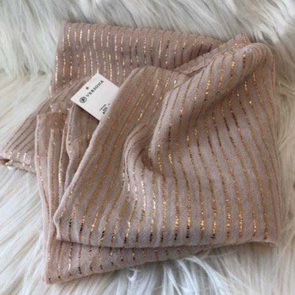 Versona Infinity Scarf - Picture 2 of 5